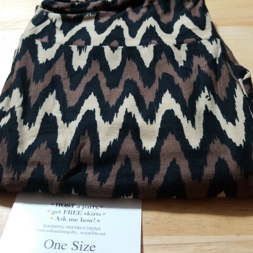 NWT OS LuLaRoe Leggings - LOWEST I CAN GO!